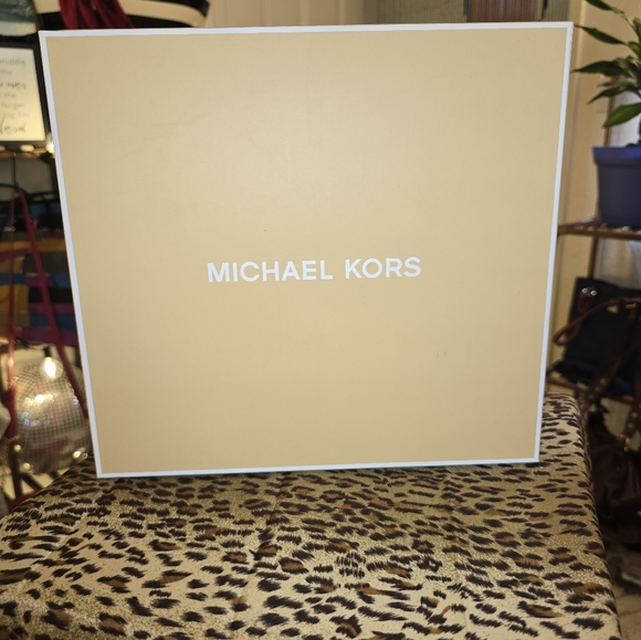 NWT Michael Kors Shimmering Plum Handbag & Cardholder Set In Box - Picture 2 of 10